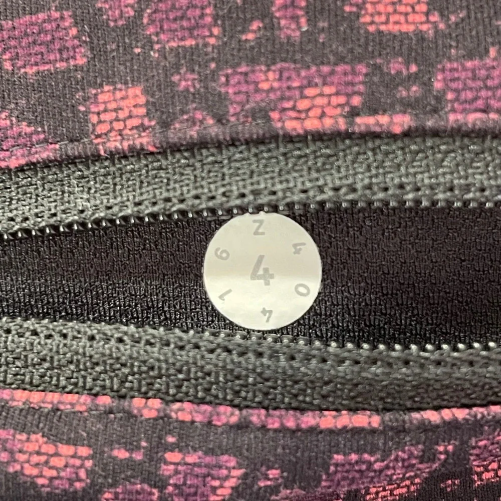 Lululemon Speed Up‎ Tight Purple Pink Pixel Pattern Running Leggings Womens 4